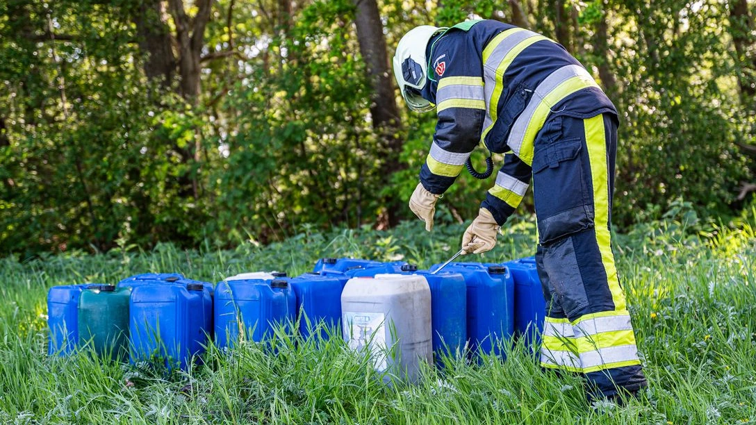 Politie ziet water aan voor drugsafval: 250 schapen blijven dorstig achter Politie ziet water aan voor drugsafval: 250 schapen blijven dorstig achter