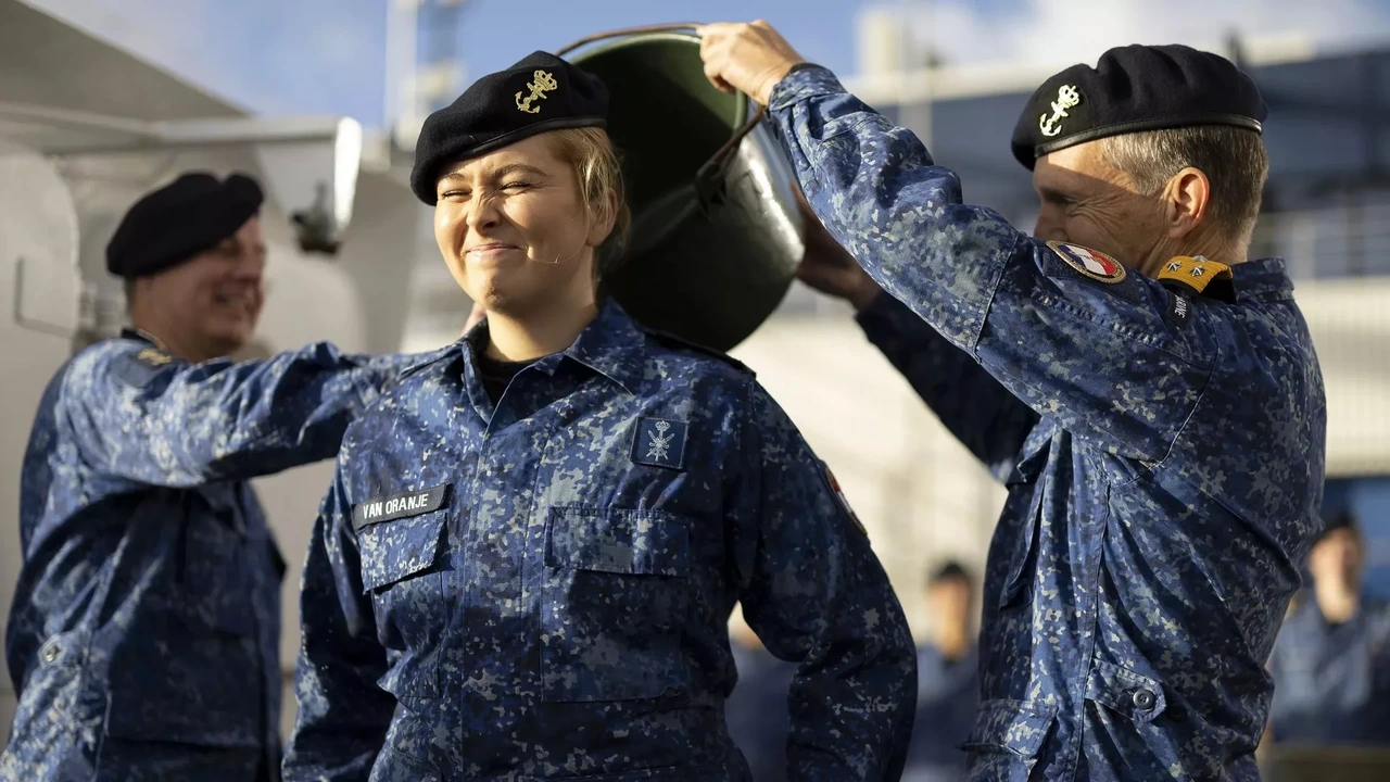 Podcast De Monarchie: hoe het koningshuis en defensie elkaar omarmen