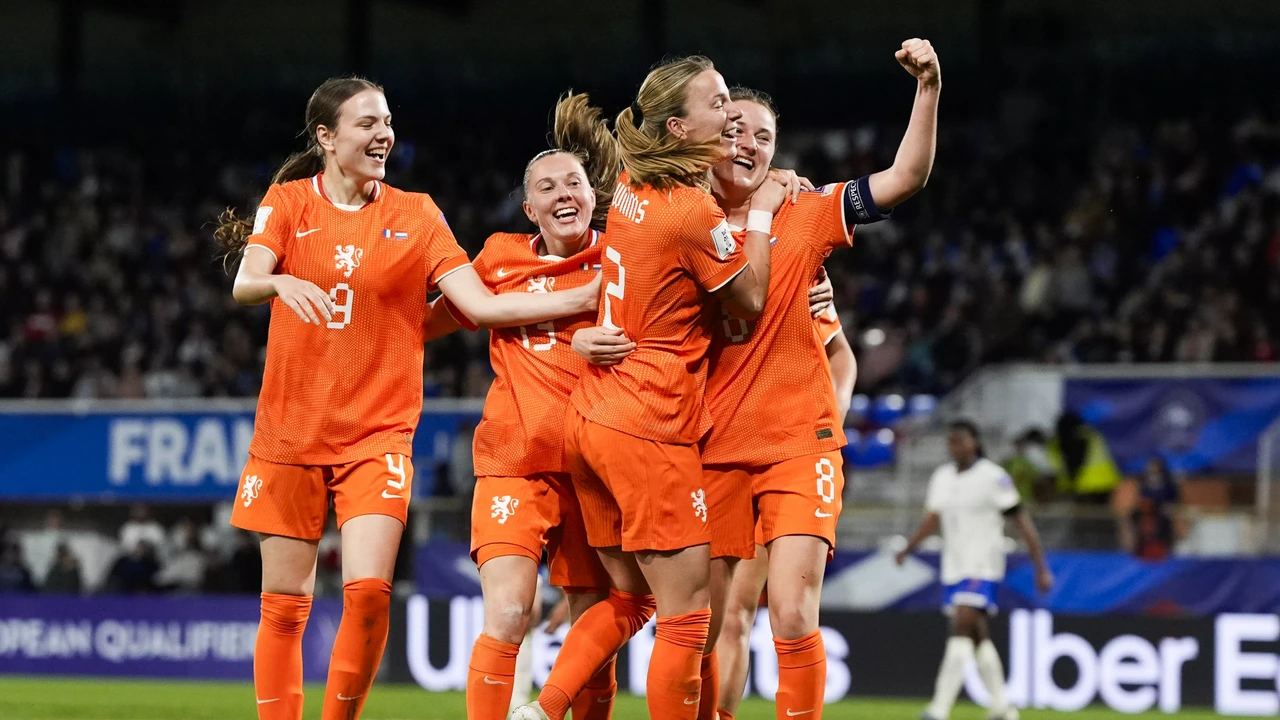 Dutch women beat Hungary 3-0 and reach final World Cup play-offs