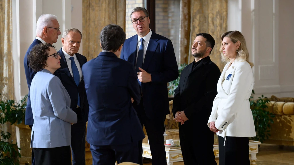Poolse premier bezoekt Oekraïne na waarschuwing voor aanval Rusland op NAVO Poolse premier bezoekt Oekraïne na waarschuwing voor aanval Rusland op NAVO