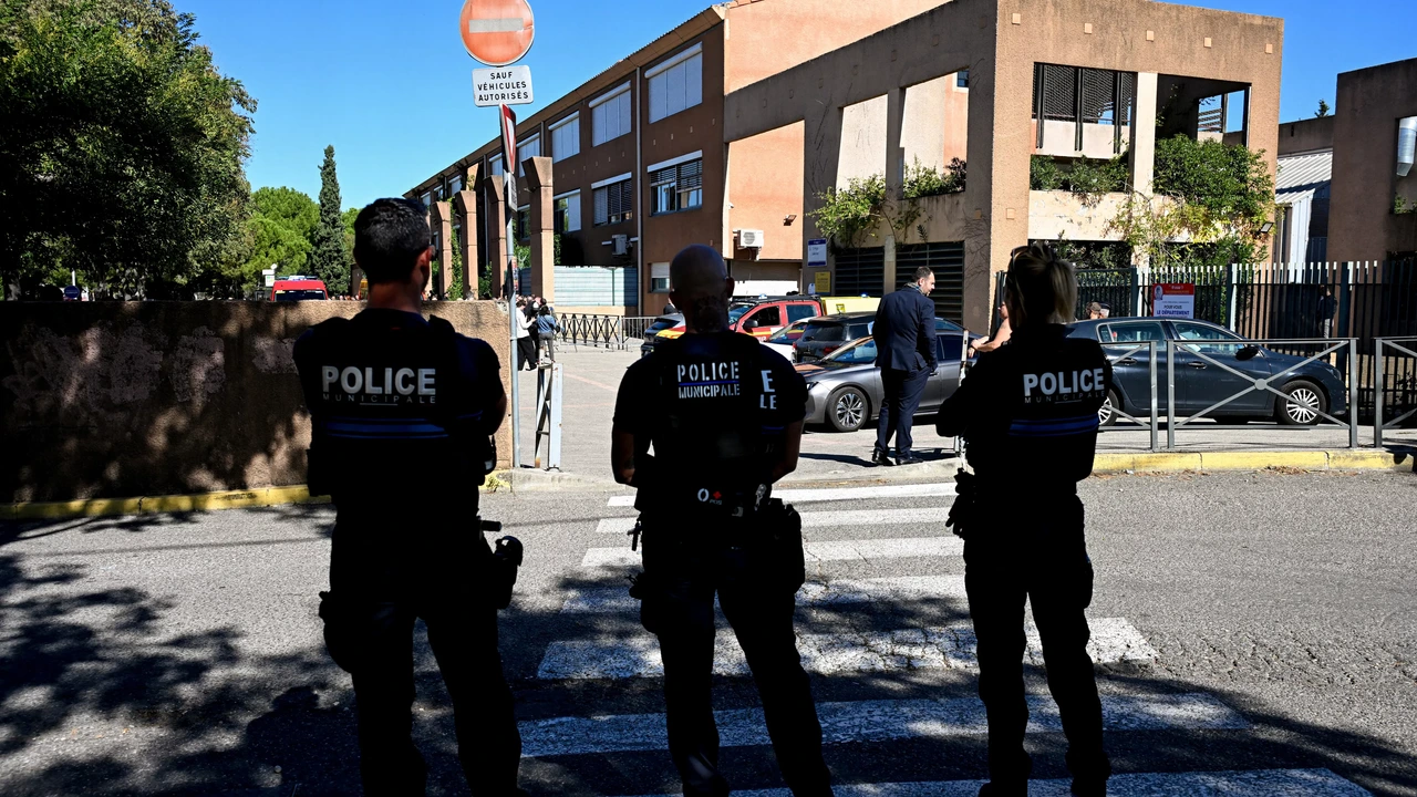 Antiterrorisme-aanklager neemt onderzoek naar Franse schoolschutter (14) over Antiterrorisme-aanklager neemt onderzoek naar Franse schoolschutter (14) over