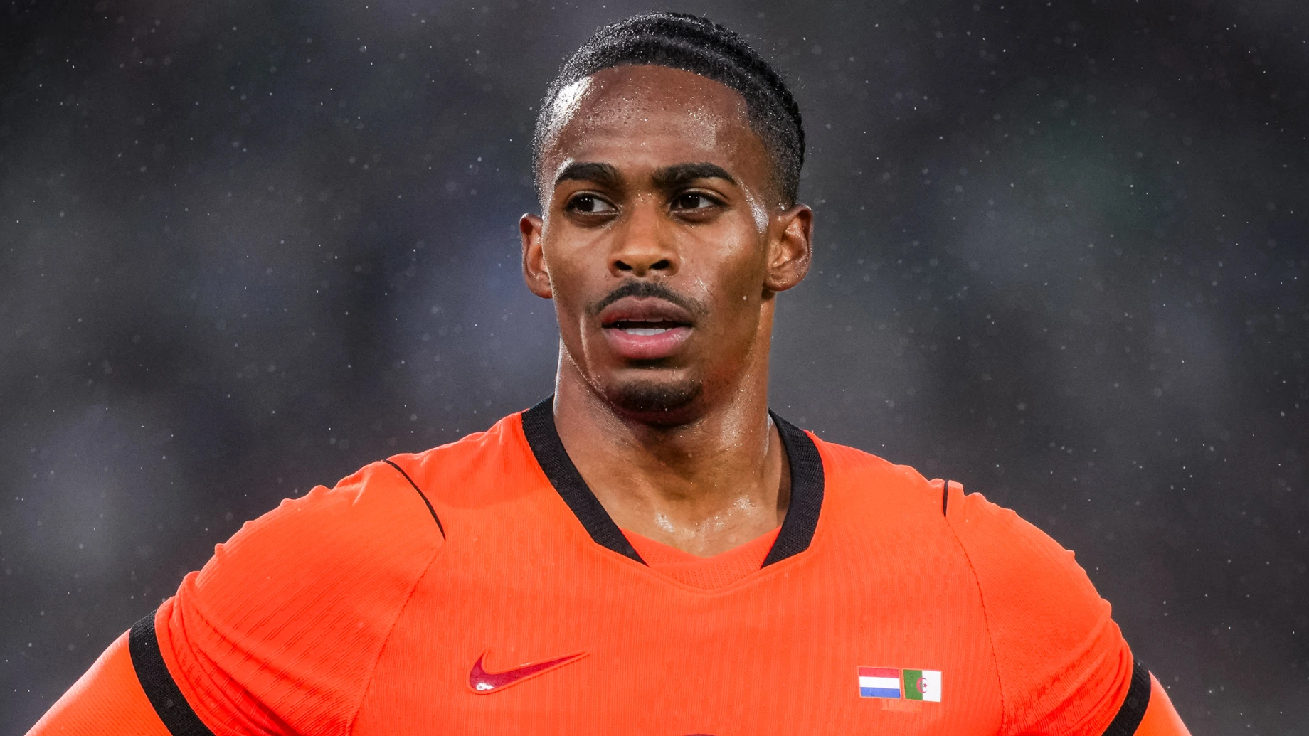 Summerville overtuigt als rechtsbuiten Oranje, spits Malen vergeet te scoren
