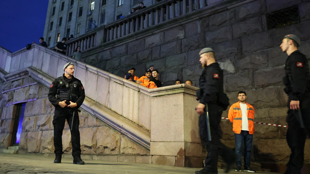 Drie doden bij explosie in restaurant in Moskou, geruchten over verjaardag generaal