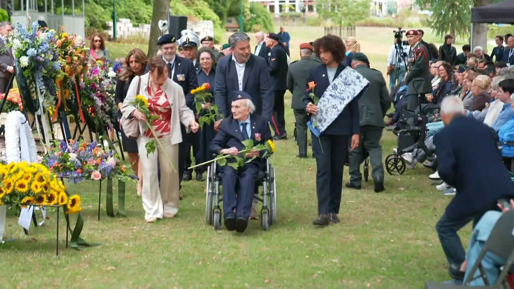 Japanse ambassadeur voor het eerst bij herdenking Birma-Siam-spoorlijn in Arnhem