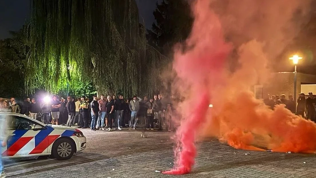 Burgemeester: agenten liepen gehoorschade op bij anti-azc-rellen Opheusden