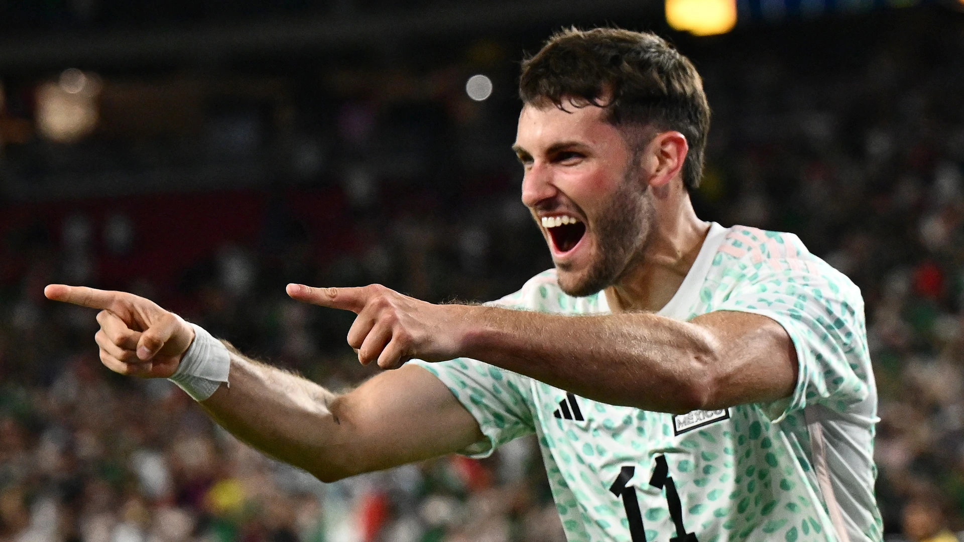 Oud-Feyenoorder Gimenez met Mexico naar WK • FIFA kondigt nieuwe spelregels aan op WK