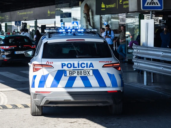 In Portugal achtergelaten kinderen van 3 en 5 jaar zijn terug in Frankrijk