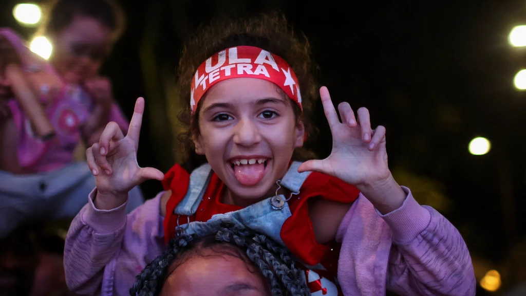 Lula wint verkiezingen in Brazilië, na nek-aan-nekrace met Bolsonaro