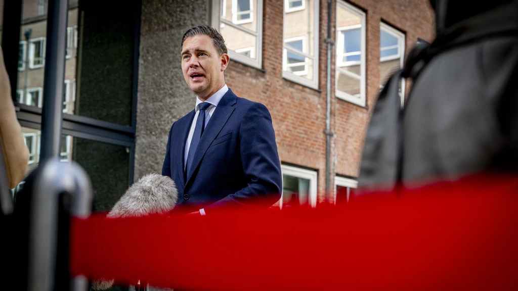 Minister Heinen van Financiën denkt dat opstellen begroting 'spannend' wordt