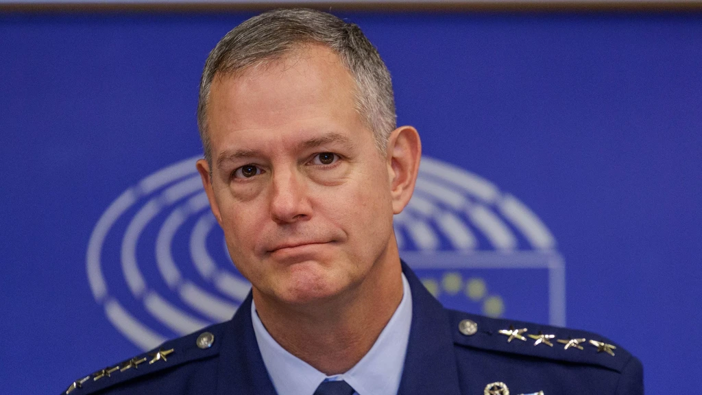 Foto: Hoe Rusland te verslaan? Topmilitair NAVO geeft antwoord in zeldzame toespraak