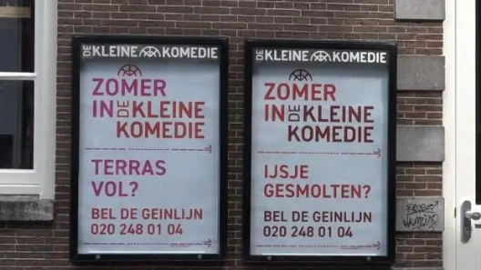 Bellen voor een gratis mop: De Kleine Komedie opent de Geinlijn