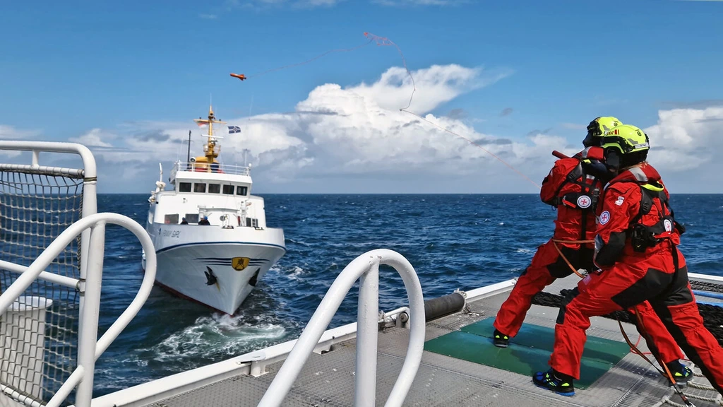Foto: Veerboot met tientallen mensen aan boord urenlang stuurloos op Noordzee
