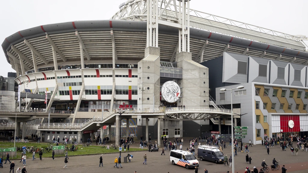 Foto: Verdachte aangehouden voor hack bij Ajax