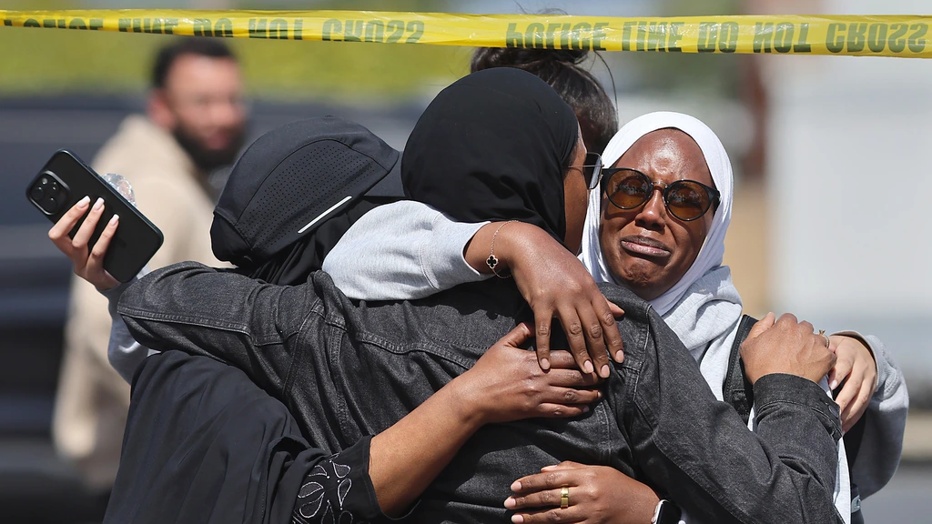 Foto: Drie doden bij aanslag op moskee in San Diego
