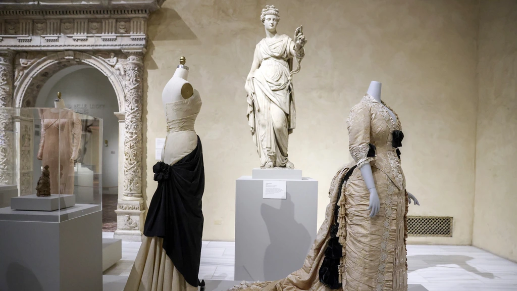 Mode als kunst op Met Gala, controverse over sponsoring door Bezos