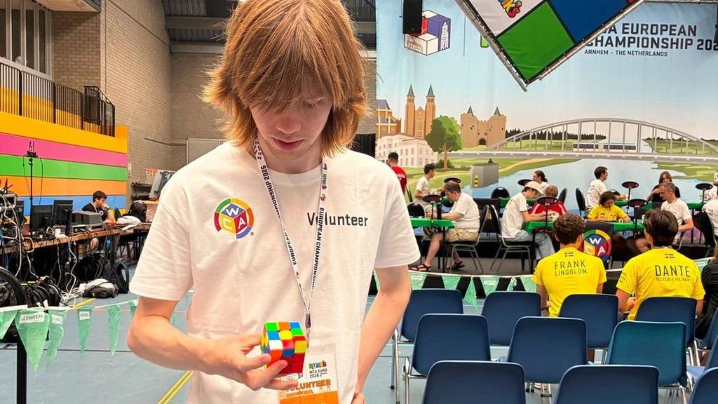 Speelgoed dat samenbrengt: 1200 Europeanen op het EK Rubiks kubus