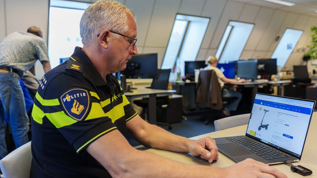 Foto: Politie waarschuwt voor valse advertenties met hoge kortingen op Facebook en Instagram