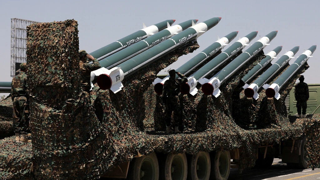 Foto: Houthi's beschieten olietankers, opnieuw Amerikaans bombardement op Iran