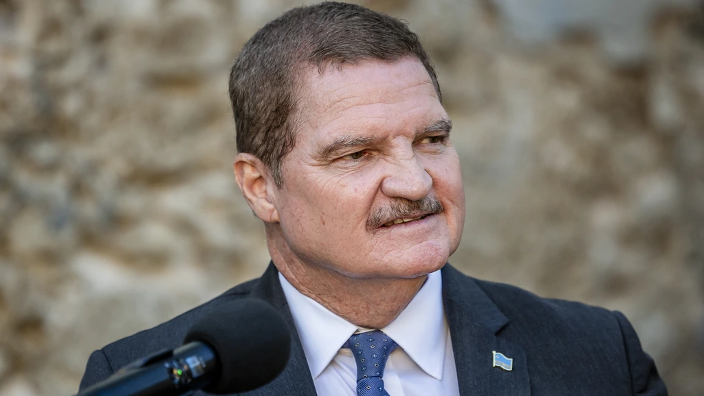 Foto: Premier Aruba kondigt vertrek aan, maar houdt regie over opvolging
