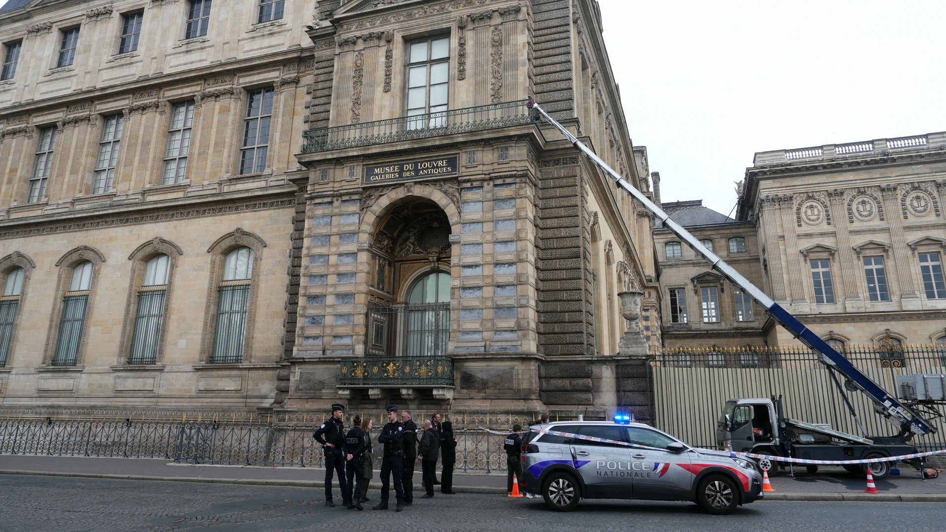 Verdachten kroonjuwelenroof Louvre zwijgen over opdrachtgever