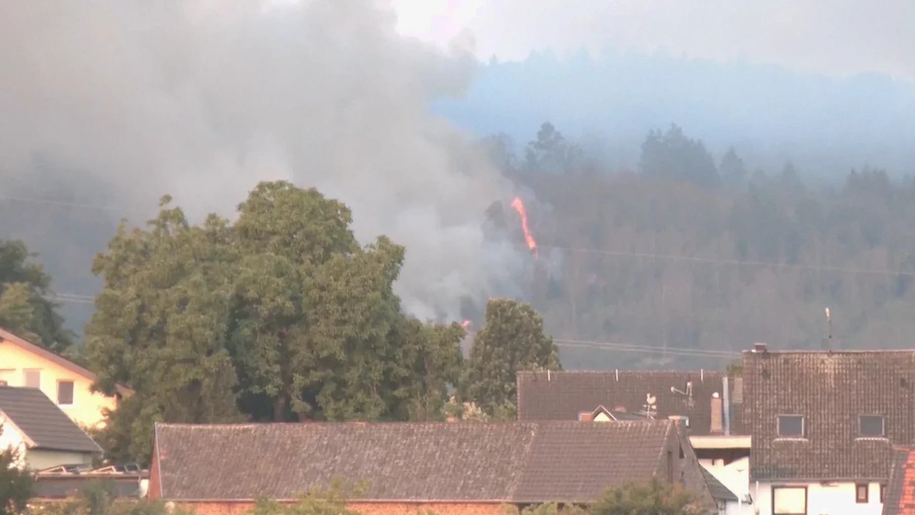 Meer dan 2000 mensen geëvacueerd vanwege natuurbrand in Duitse dorp Gey