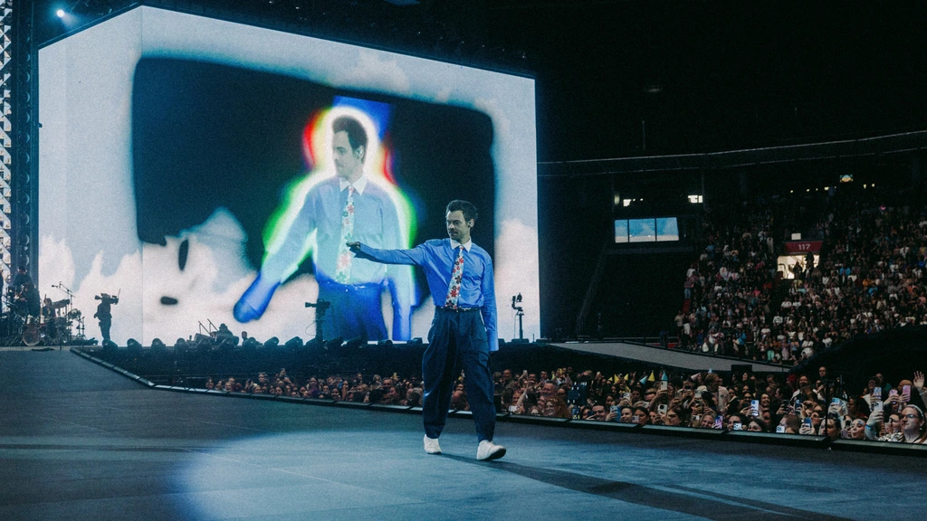 Foto: Podium Harry Styles in Arena wordt aangepast na klachten over slecht zicht