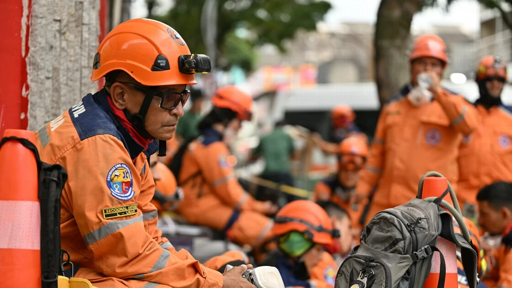 Dodental beving Colombia inmiddels 294, hoop vervliegt voor mensen onder puin