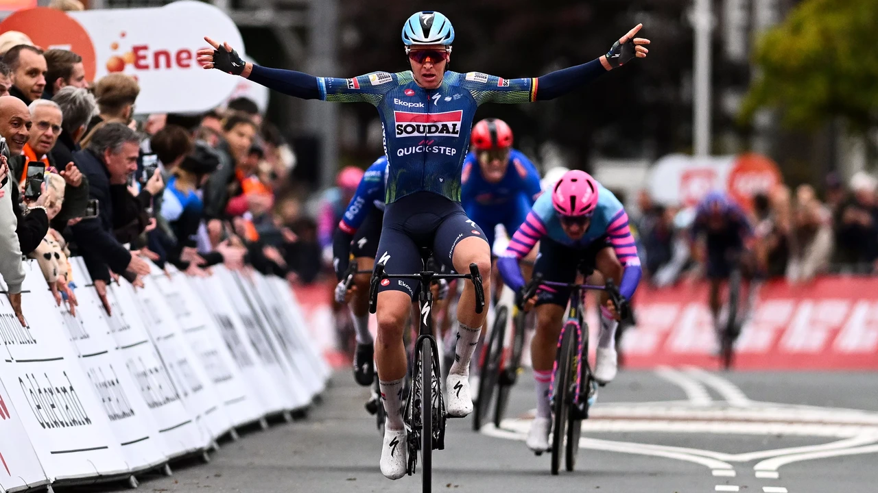 Photo: NOS Victor Campenaerts wins Eneco Tour overall