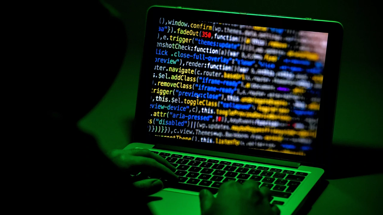 Gegevens van bijna 9 miljoen Denen buitgemaakt bij hack bevolkingsregister Gegevens van bijna 9 miljoen Denen buitgemaakt bij hack bevolkingsregister