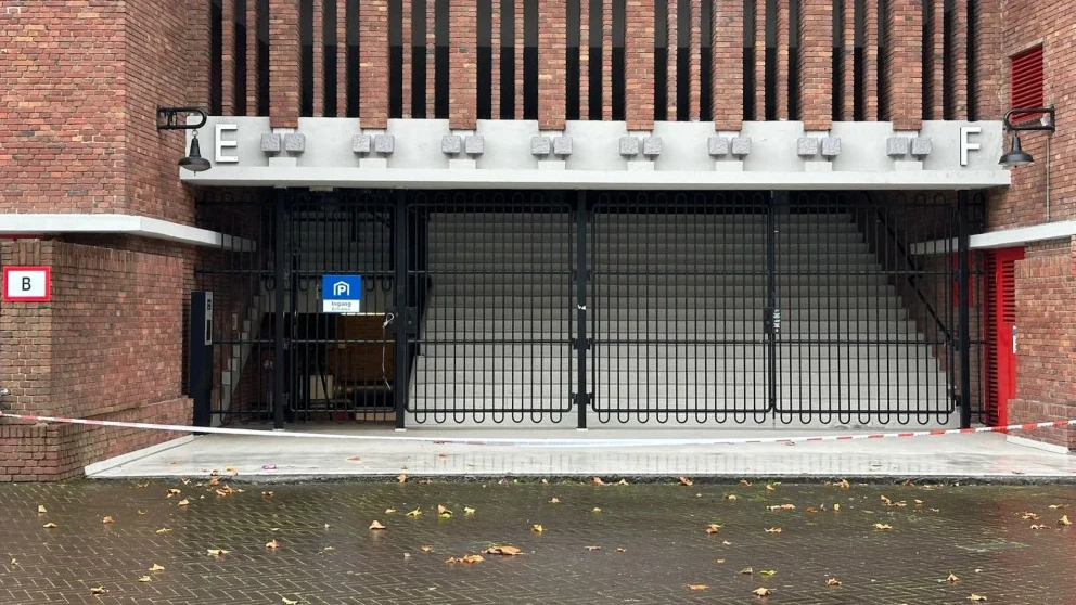 Grote schade aan kantoor Topsport Amsterdam na brand Olympisch Stadion Grote schade aan kantoor Topsport Amsterdam na brand Olympisch Stadion
