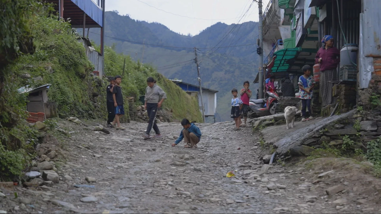 Nieuw noodweer in Nepal maakt hulpverlening lastig, vrees voor aardverschuivingen Nieuw noodweer in Nepal maakt hulpverlening lastig, vrees voor aardverschuivingen