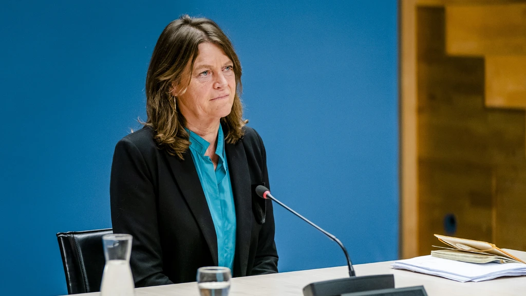 Kinderombudsman Margrite Kalverboer en oud-VO-raad-voorzitter Paul Rosenmöller Kinderombudsman Margrite Kalverboer en oud-VO-raad-voorzitter Paul Rosenmöller