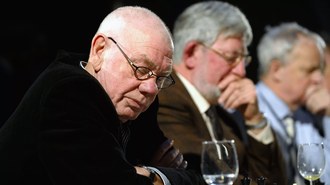 Sytze Faber (89), voormalig CDA-Kamerlid en journalist, overleden Sytze Faber (89), voormalig CDA-Kamerlid en journalist, overleden