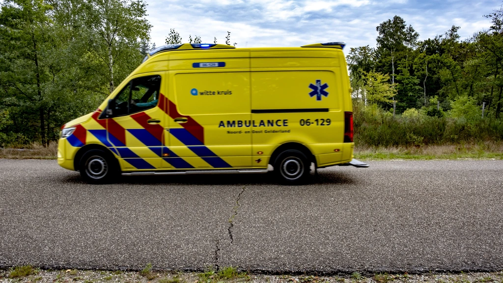 Foto: Fietser (82) doodgereden in Oss, auto uitgebrand teruggevonden