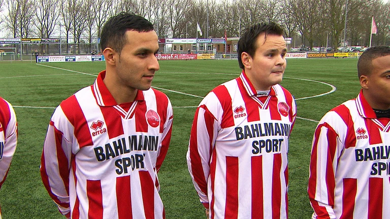 Op Rashid 2 Voor het Irak van Osama Rashid telt de oorlog alleen nog op het voetbalveld