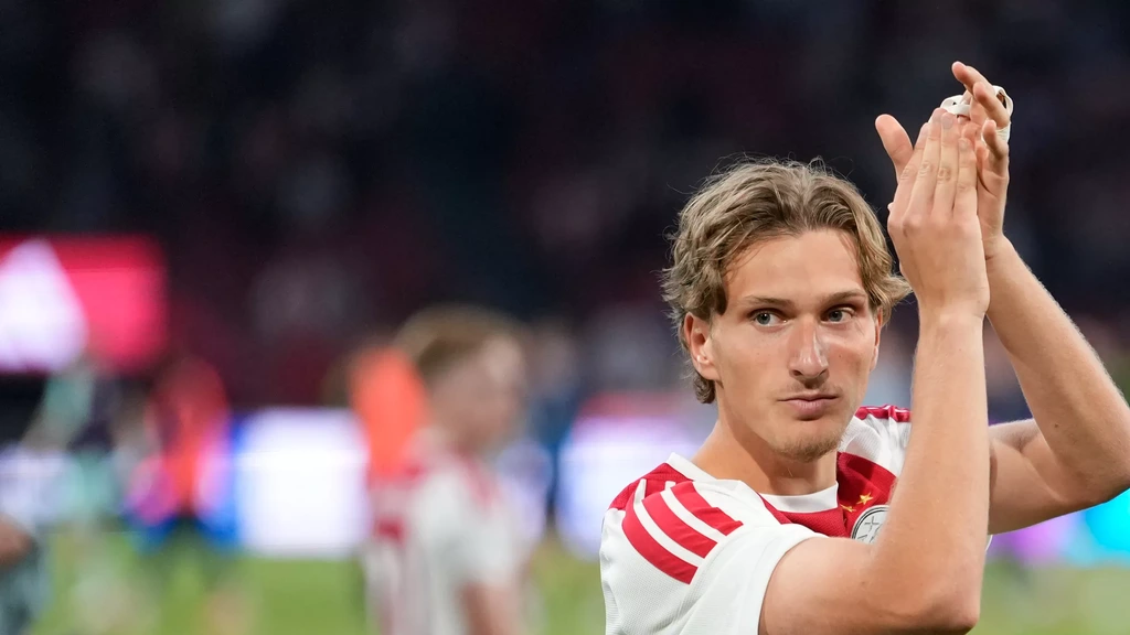 Godts maakt transfer naar Paris Saint-Germain, Ajax ontvangt 55 miljoen euro